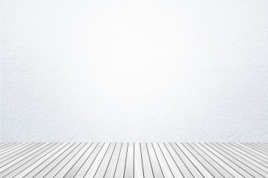 beyaz duvar ve ahşap zemin boş oda