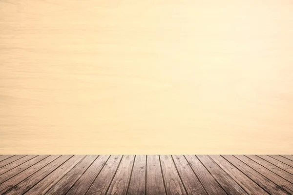 Chambre vide de mur beige et plancher en bois — Photo