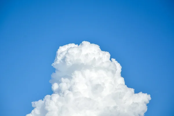 Blue sky and cloud background — Stock Photo, Image