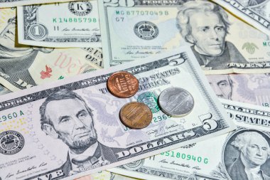 Amerikan Doları faturaları madeni para ile