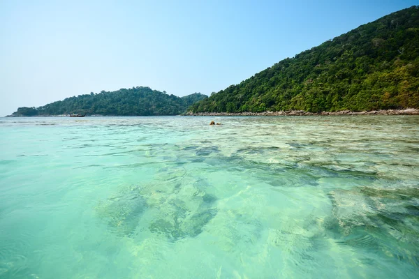 Ilha de Surin no mar de Andaman, Tailândia — Fotografia de Stock