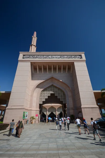 Gate of Putra Mosque, Putrajaya, Malaysia — Stock Photo, Image