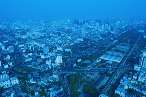 Vista aérea de la autopista del paisaje urbano y la carretera, tono azul, Bang —  Fotos de Stock