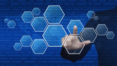 Boş altıgen şekil sanal teknoloji iterek işadamı el 