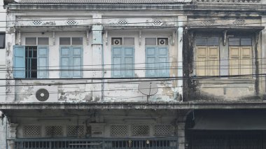 Antik Bina pencerede