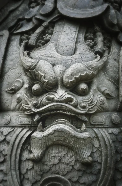 Dragon face statue — Stock Photo, Image