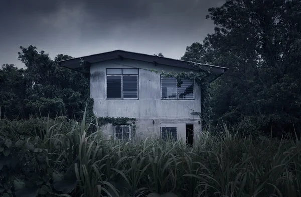 Abandoned old house — Stock Photo, Image