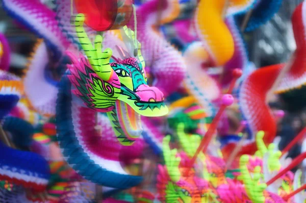 Juguete de dragón chino colorido — Foto de Stock