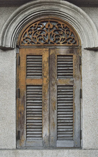 Antik Bina pencerede — Stok fotoğraf