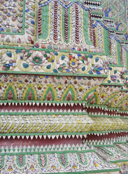 Плиточное искусство тайской пагоды в Большом дворце — стоковое фото