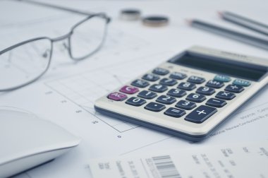 Hesap makinesi düğmesi Ayrıca, gözlük kalem ve fare grafik p sikke