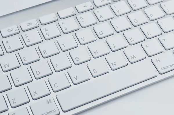 Gros plan du clavier d'un ordinateur portable moderne — Photo