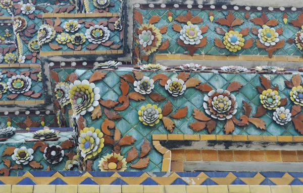 平铺在曼谷大皇宫泰国宝塔艺术 — 图库照片