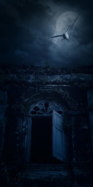 Dolunay, Cadılar Bayramı backgro bina ürkütücü eski pencere