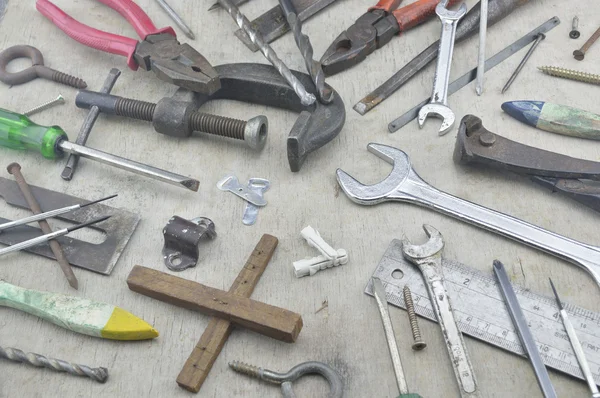 Surtido de herramientas de trabajo antiguas en madera — Foto de Stock