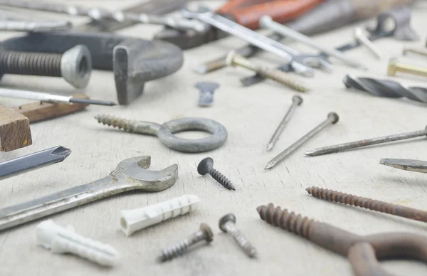 Surtido de herramientas de trabajo antiguas en madera — Foto de Stock