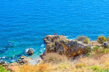 Antalya Akdeniz'de kıyı buzlu