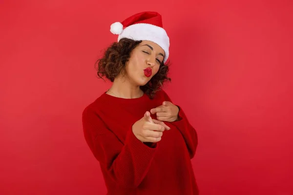 Joyful Charismatic Good Looking Emotive Woman Wearing Christmas Hat Curly — Stock Photo, Image