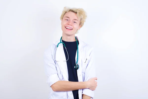 Young Happy Young Handsome Caucasian Doctor Wearing White Coat Laughing — Stock Photo, Image