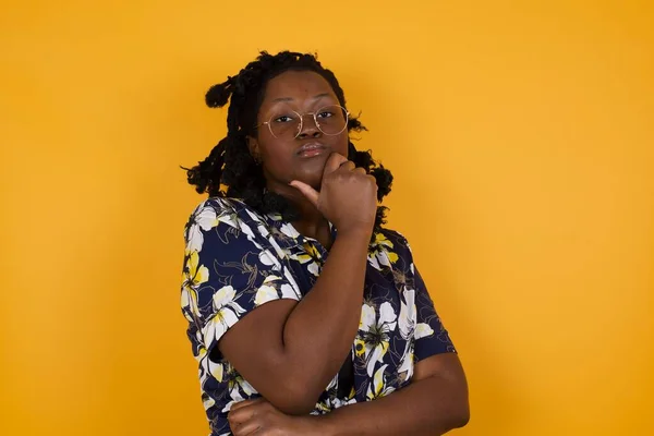 Portrait Thoughtful Beautiful Afro American Woman Wearing Glasses Keeps Hand — Stock Photo, Image