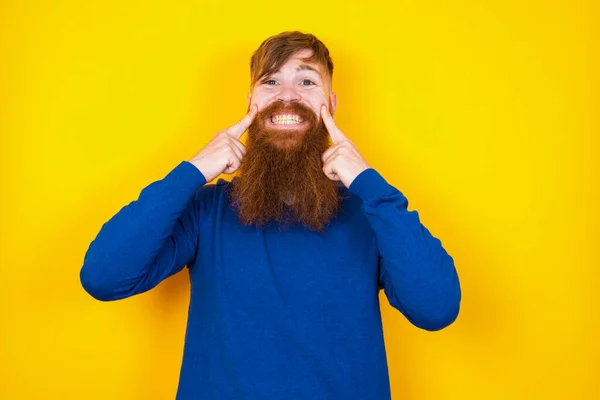 Sterke Gezonde Rechte Witte Tanden Close Portret Van Vrolijke Knappe — Stockfoto