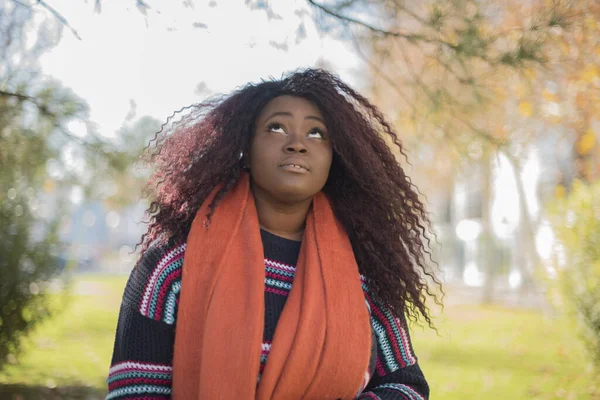 Young Beautiful African American Woman Wearing Sweater Scarf Looking Autumn — Stock Photo, Image