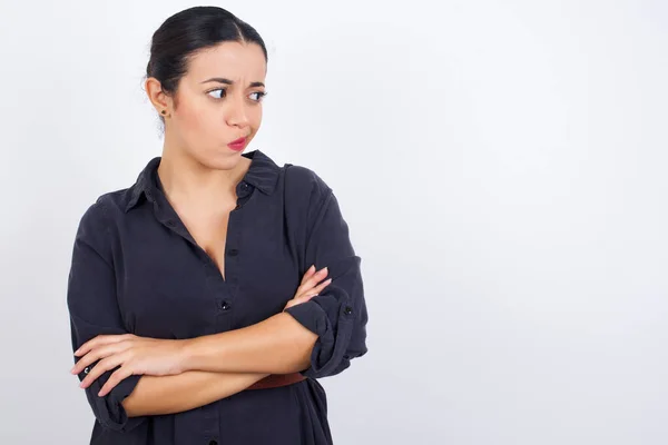 Displeased Young Beautiful Woman Wearing Dress Bad Attitude Arms Crossed — Stock Photo, Image