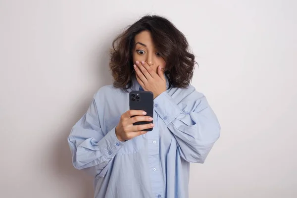 Bella Donna Affari Confusa Che Indossa Una Camicia Blu Sopra — Foto Stock