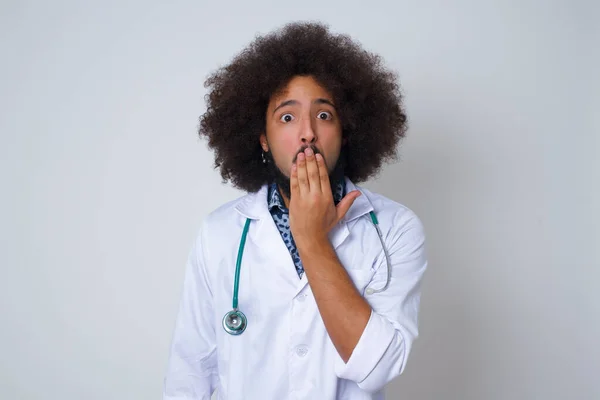 Ich Glaube Ich Habe Gesagt Nahaufnahme Porträt Des Jungen Arztes — Stockfoto