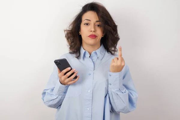 Mulher Negócios Bonita Vestindo Camisa Azul Sobre Parede Branca Com — Fotografia de Stock