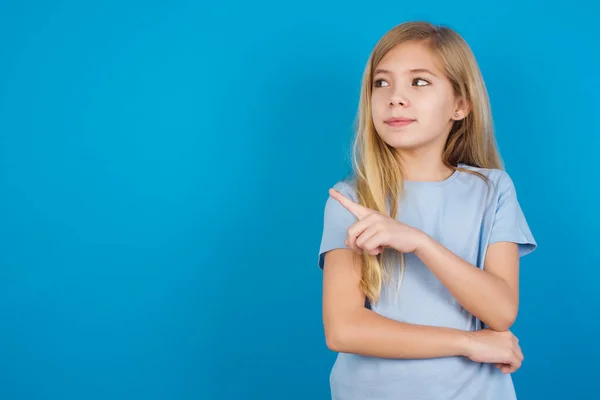 Portrait Beautiful Caucasian Girl Wearing Blue Shirt Posing Camera Tricky — Stock Photo, Image