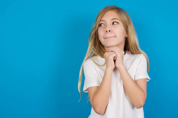 Curious Beautiful Caucasian Girl Wearing Shirt Keeps Hands Chin Bites — Stock Photo, Image