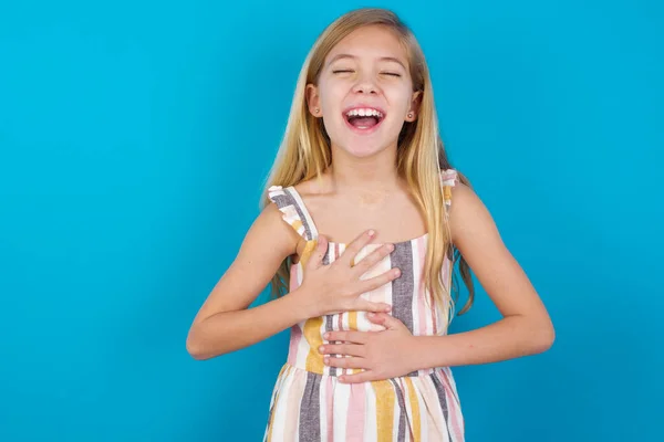 Beautiful Caucasian Girl Wearing Summer Dress Keeps Hands Crossed Laughs — Stock Photo, Image