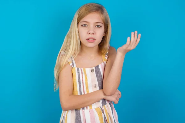 Studio Shot Frustrated Beautiful Caucasian Girl Wearing Dress Gesturing Raised — Stok fotoğraf