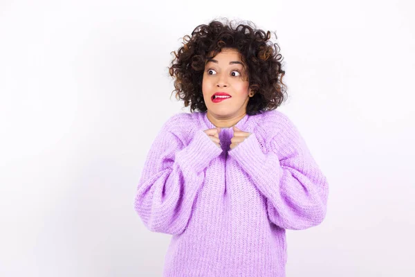 Young Beautiful Latin Woman Wearing Sweater Clenches Fists Awaits Something — Stock Photo, Image