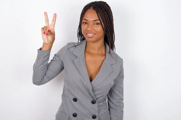 Young Beautiful African American Businesswoman Showing Pointing Fingers Number Two — Stock Photo, Image