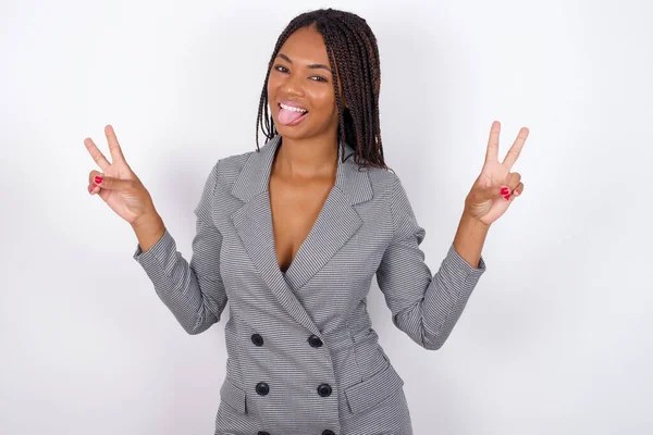 Young African American Business Woman Braids White Wall Optimistic Smile — Stock Photo, Image