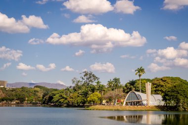 Seyahat konusu kavramı - Minas Gerais, Brezilya sarı işareti