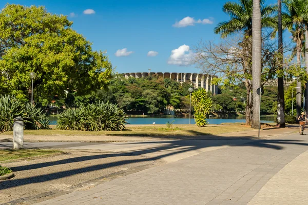 Concept voor reisonderwerp - Minas Gerais, Brazilië geel bord — Stockfoto