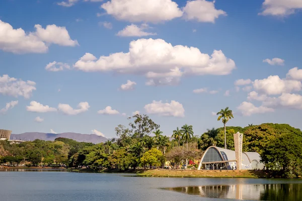 Concept voor reisonderwerp - Minas Gerais, Brazilië geel bord — Stockfoto