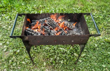 Kömürler ile ızgara