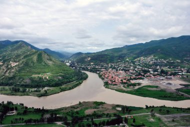 Mtkvari ve Aragvi izdiham bir görünümünü