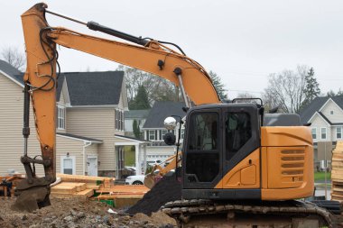 Kazı kürek şantiyesinde çalışıyor.