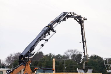 Beton döküm için pompalı beton karıştırıcı güçlendirilmiş beton döşeme işlemi için