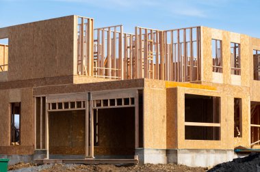 Bir ev yapısı ahşap penceresinin yeni çerçeve yapısı