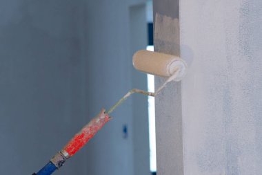 Duvarı paten evi boyama odasıyla boyarız.