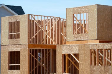 Yeni ev inşaatı ahşap çerçeve gerçek inşa