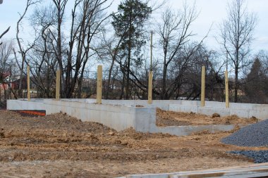 Gerçek bloklar için yeni bir ev inşaatı