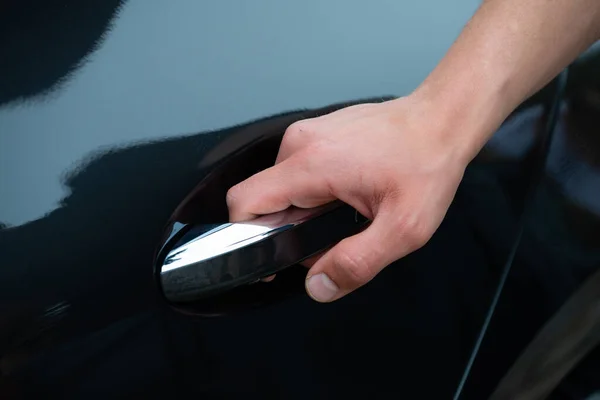 Close Male Hand Holding Car Handle Client Pull — Stock Photo, Image