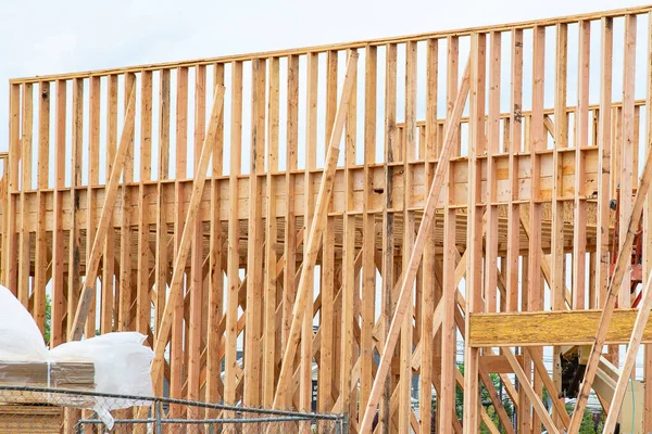 Het frame van een nieuw huis plank — Stockfoto